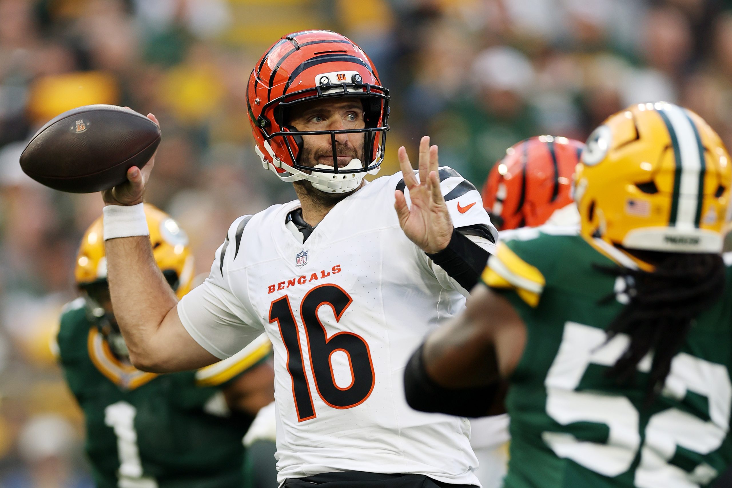 DraftKings Promo: Bet $5, Get $300 on Bengals vs Steelers Thursday Night Football Showdown