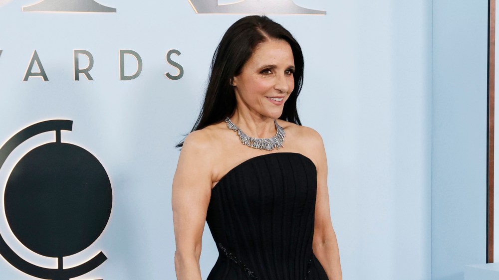 Julia Louis-Dreyfus' Foundation Makes Mature Skin Look Flawless