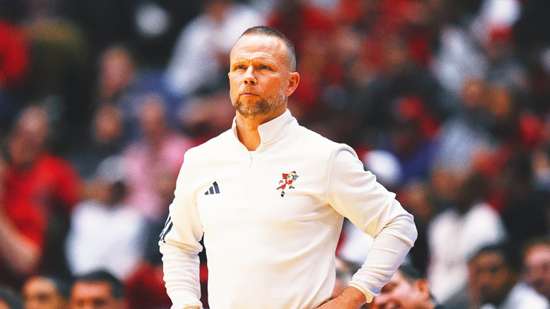 No. 6 Louisville HC Pat Kelsey on Loss to No. 25 Arkansas: 'It Was Unacceptable'