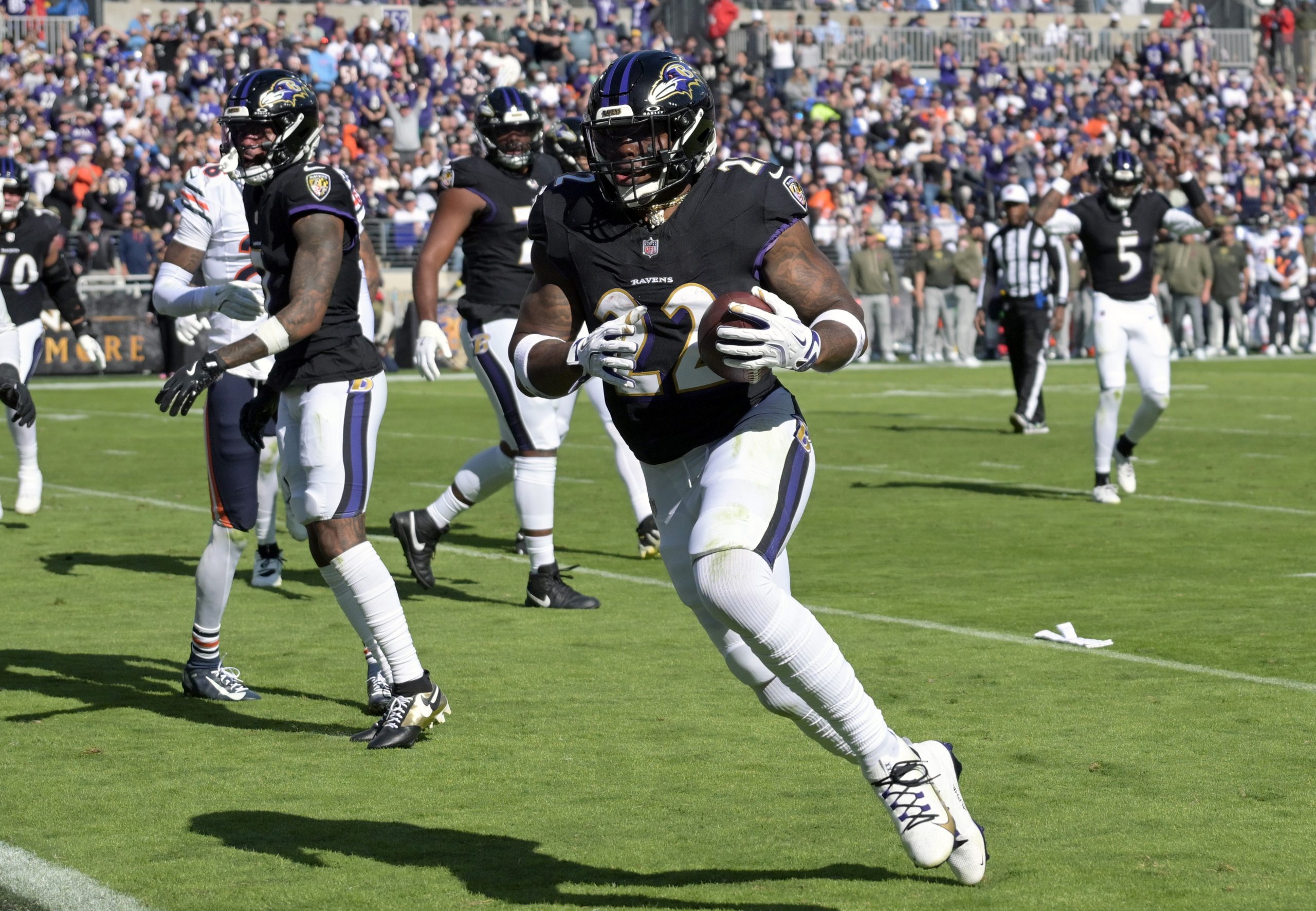 FanDuel Promo Code: Bet $5, Get $300 if Your Ravens vs Dolphins Thursday Night Football Bet Wins