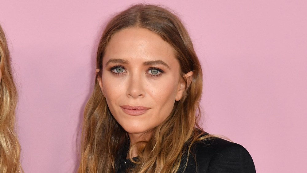 Copying! Mary-Kate Olsen Wore the Bag Trend That Makes Outfits Look Rich