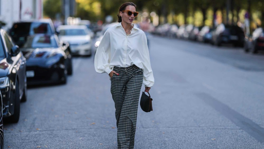 15 Chic Fall Tops that Hide Belly Bloat — From $9