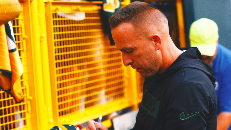 2025 NFL Playoff Buzz: Dolphins Zeroing in on Packers DC Jeff Hafley