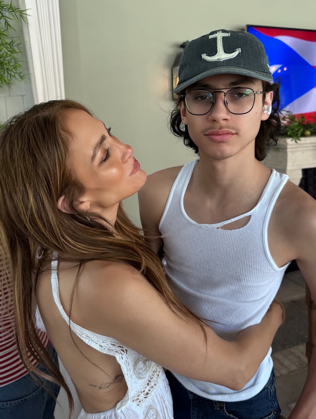 Jennifer Lopez Shows How She Covered Up Ben Affleck Tattoo in Bikini Photo