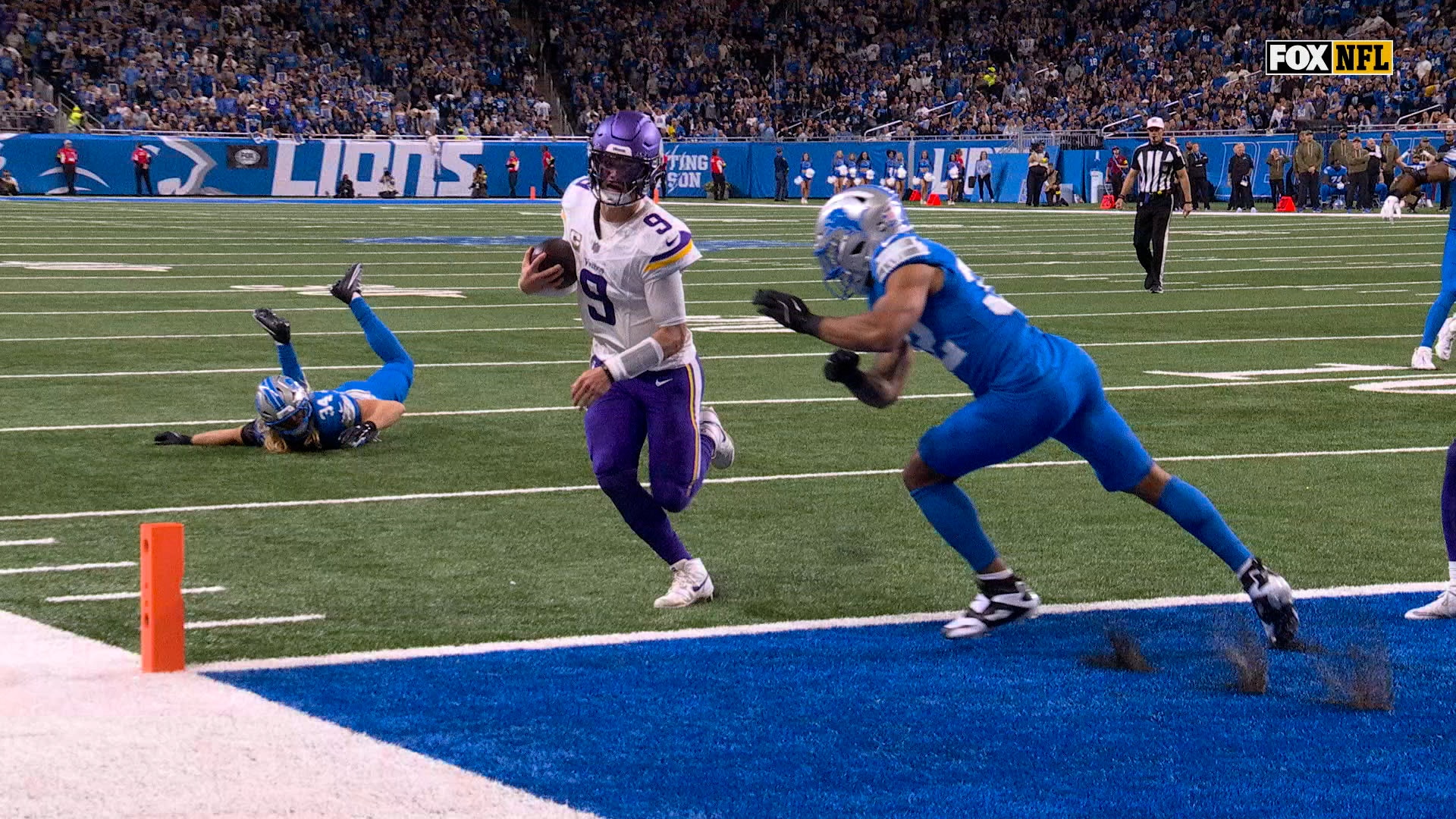 J.J. McCarthy finds the endzone with nine-yard TD rush, extending Vikings' lead over Lions | NFL Highlights
