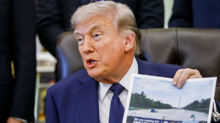 Trump takes motorcade into Reflecting Pool, blasts past ‘$38M disaster’ fix under Obama