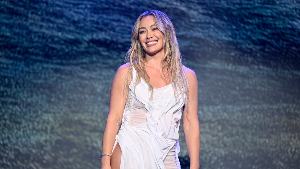 Hilary Duff Wore This Transfer-Resistant Body Tint With a White Outfit