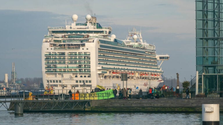 Amsterdam Pursues Goal to Totally Ban All Cruise Ships by 2035