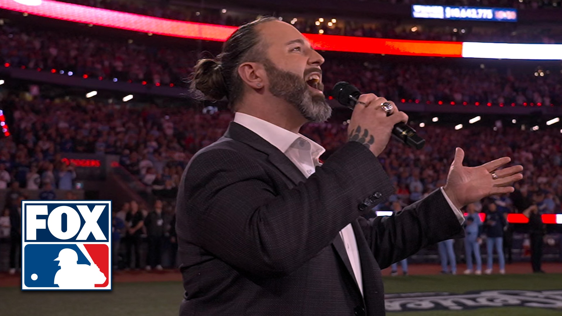 John Vincent &amp; SoulBear perform National Anthems 🇺🇸🇨🇦 ahead of World Series Game 6