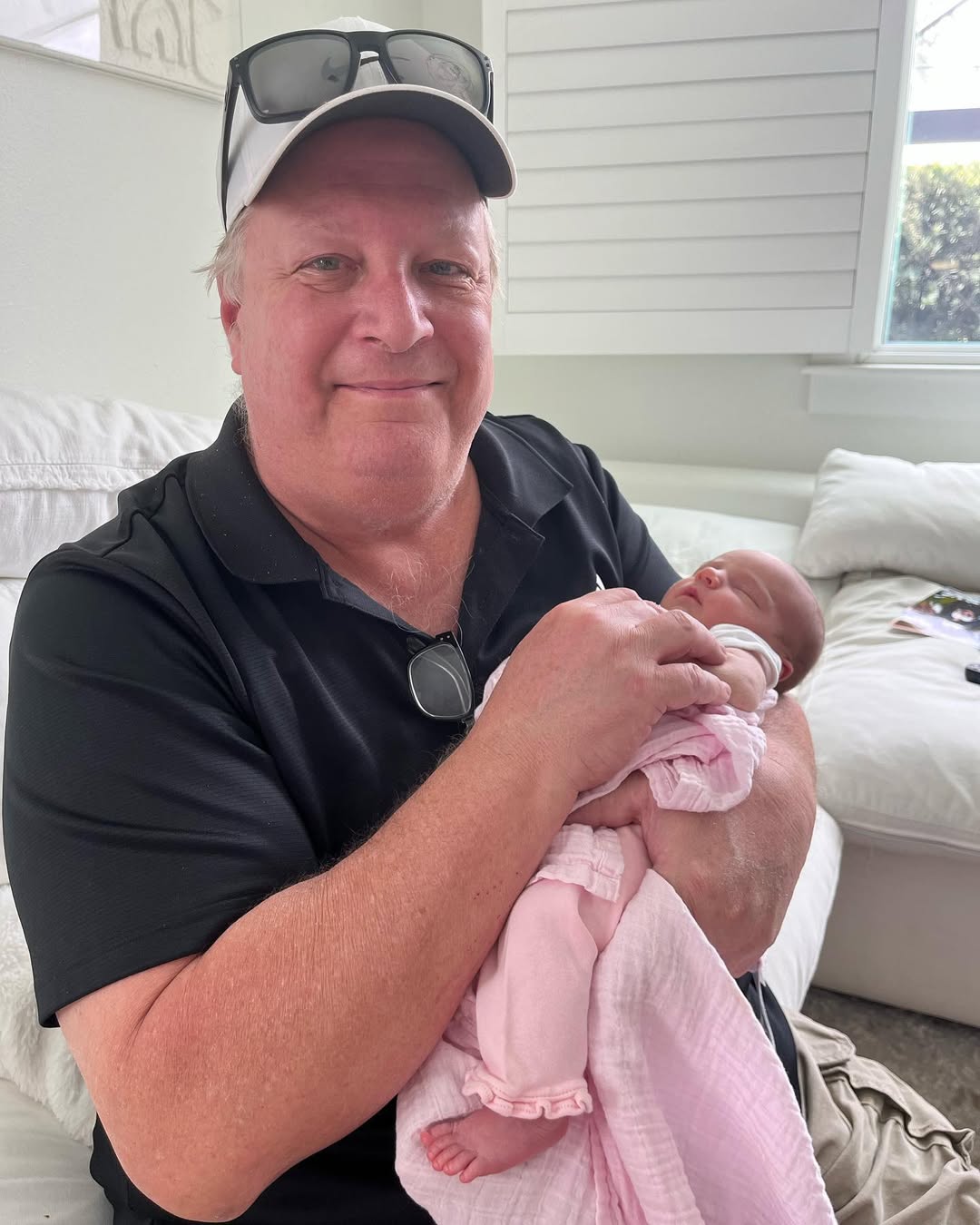 90 Day Fiance's Elizabeth Castravet Family Guide: From Late Dad to 2 Kids