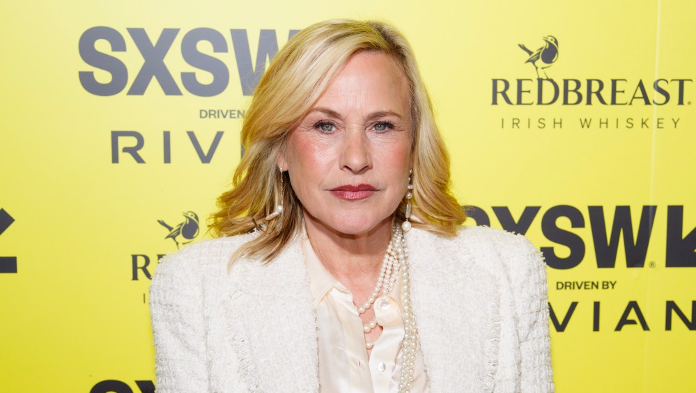 Patricia Arquette Wore the Easy Heel Trend That Elevates Spring Outfits