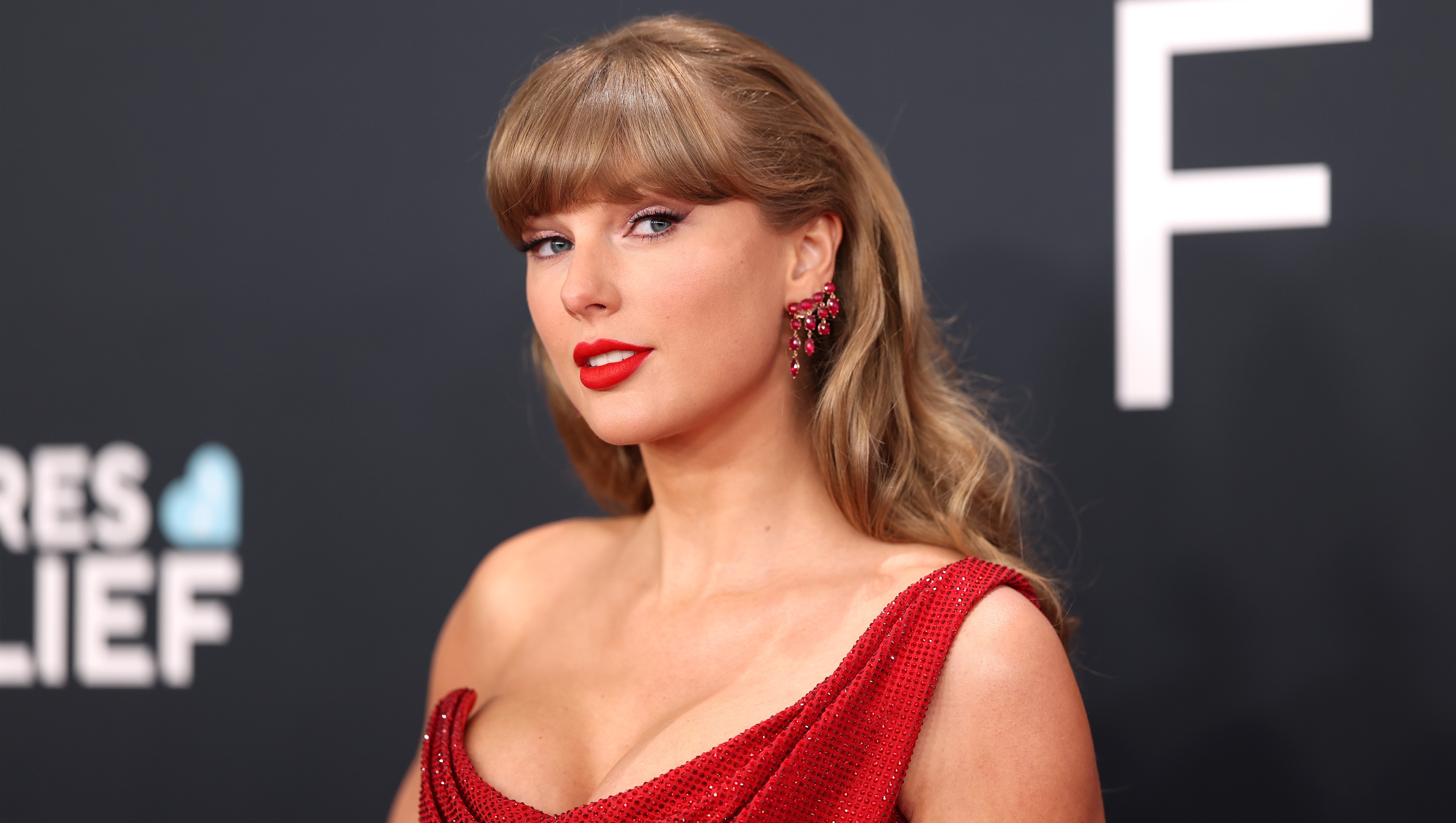 Taylor Swift's Exact $26 Red Lipstick Is Holiday-Perfect
