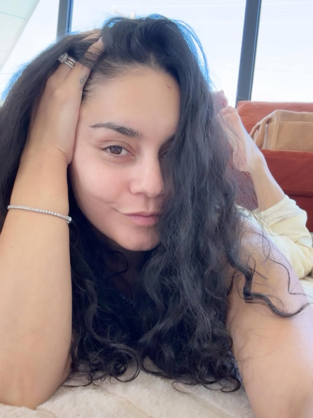 Vanessa Hudgens Jokes That She 'Never' Wears Makeup Anymore as a Mom of 2