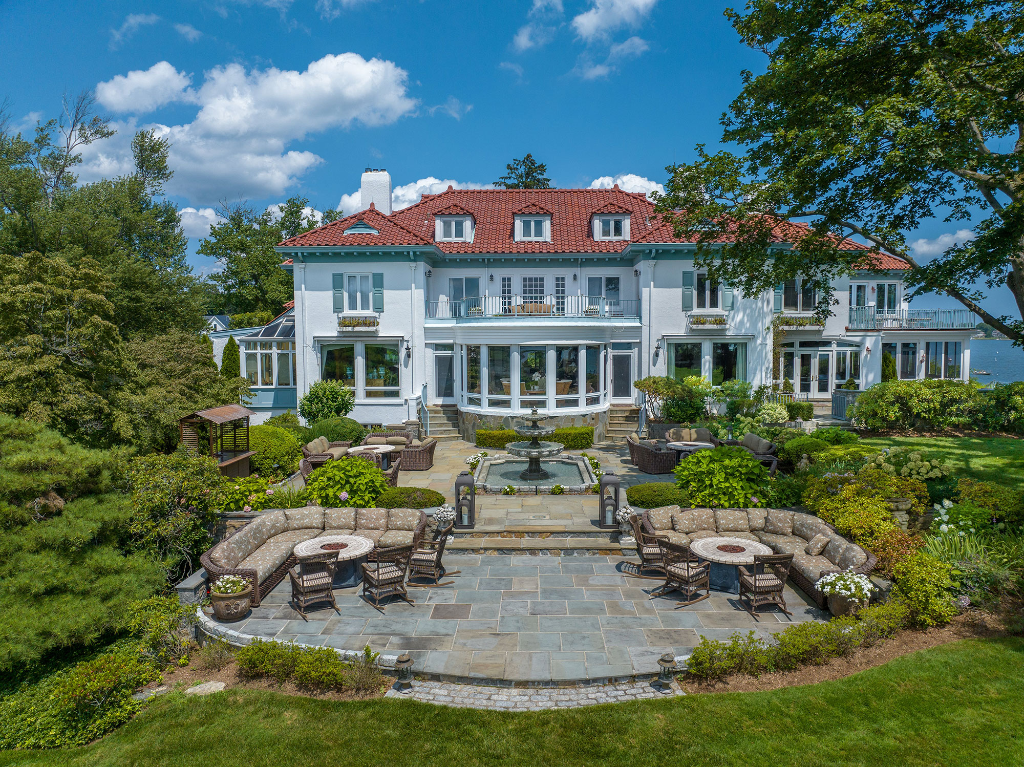 Kathie Lee Gifford Selling Connecticut Home for Eye-Raising $100 Million