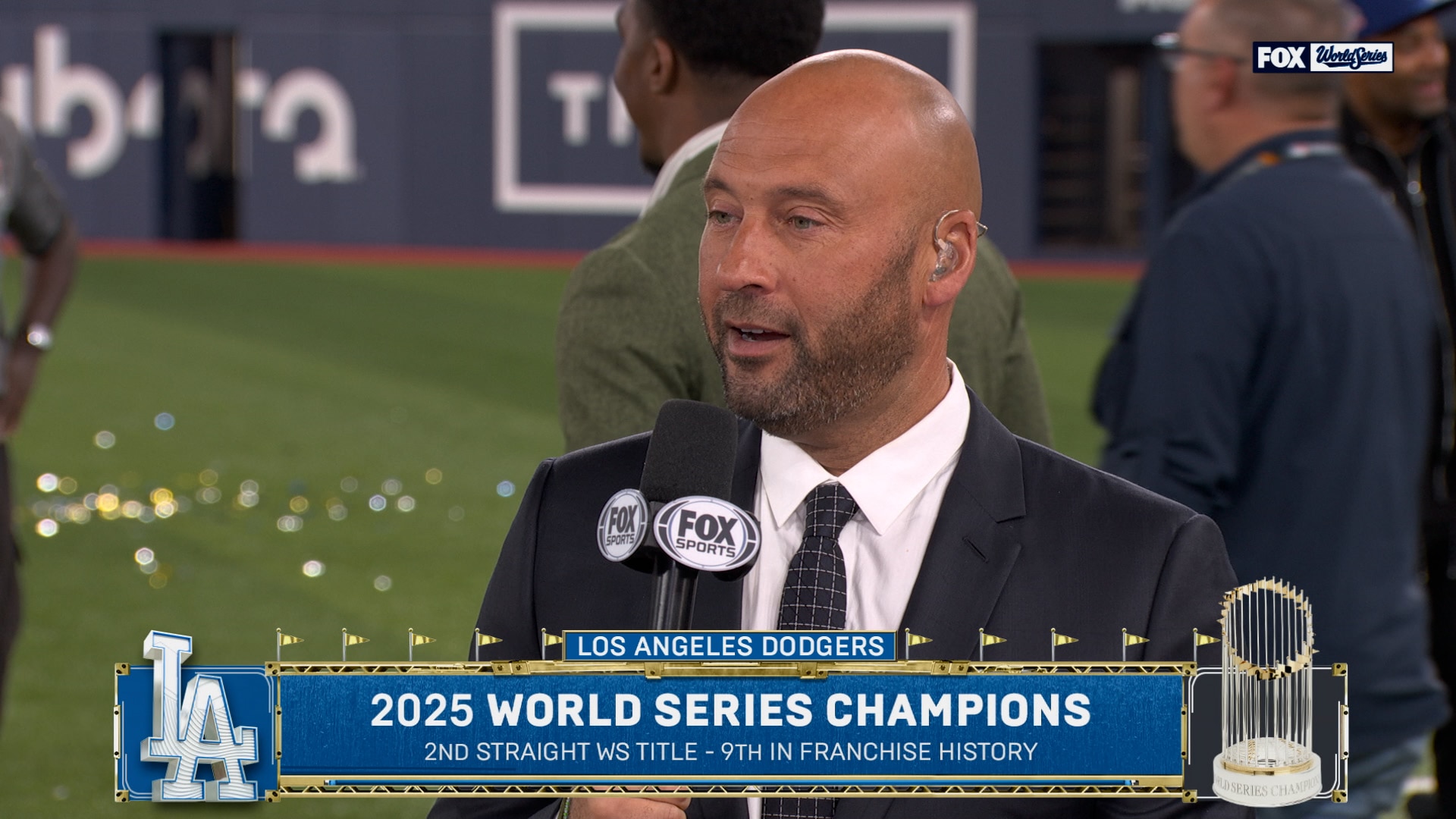 ‘Someone who trusts his players’ 🙌 Derek Jeter praises Dodgers’ Dave Roberts for his Game 7 player management