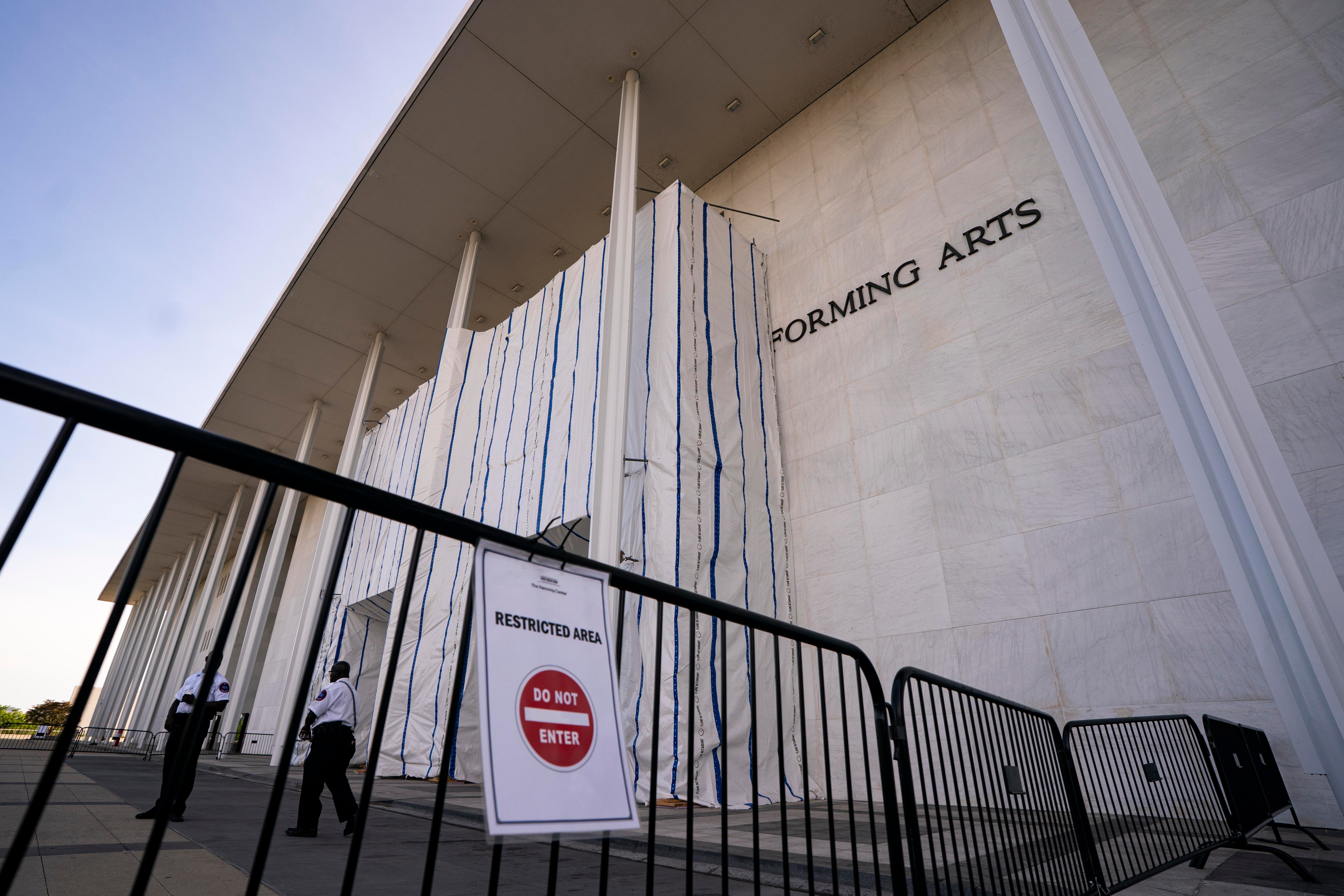Trump threatens to demolish another DC landmark
