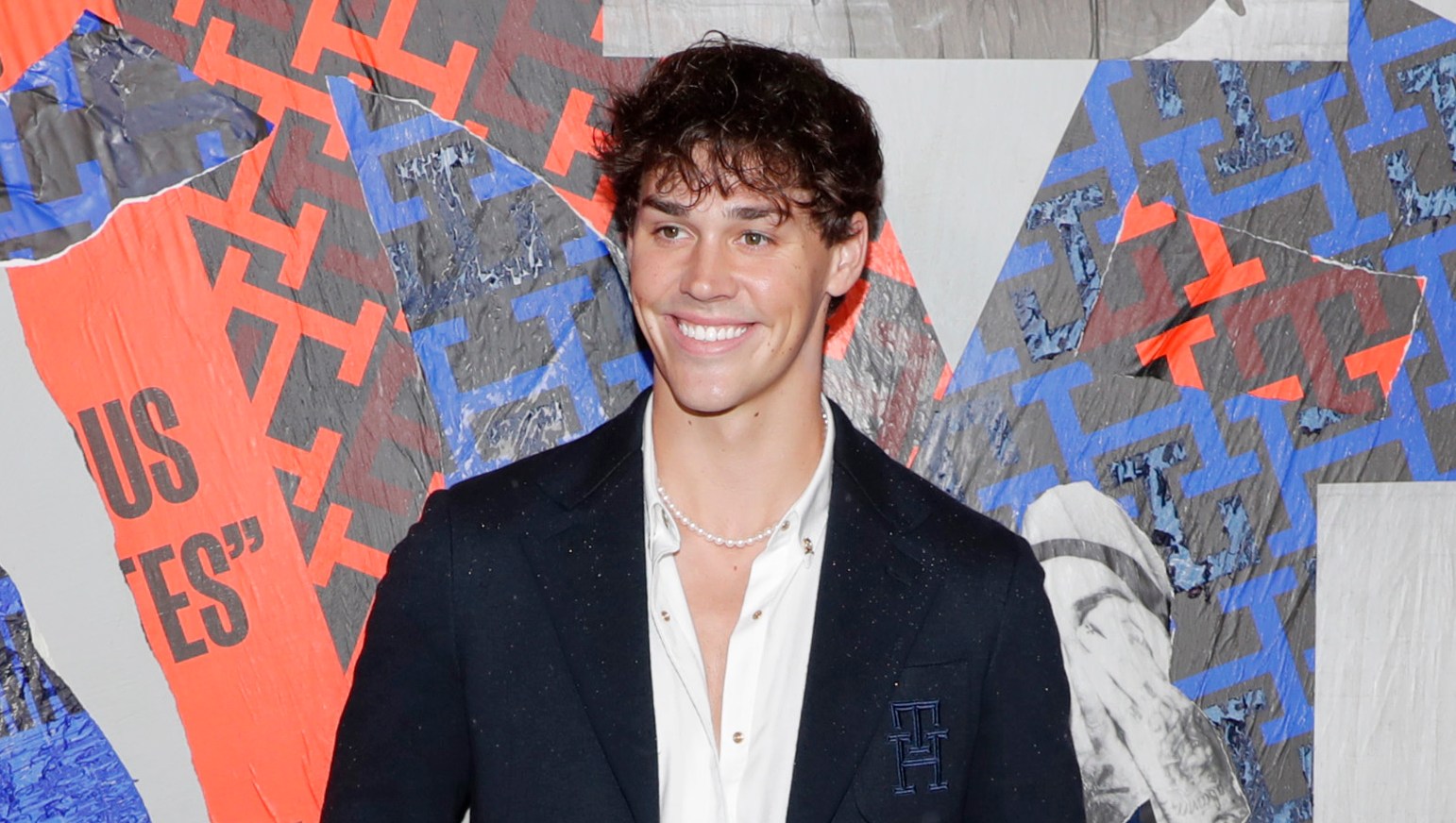 Noah Beck Returns to Instagram, Shares 1st Post Since Family Scandals