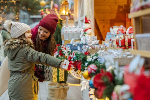 This Single Mom Pays A Sitter To Take Her Kids Christmas Shopping For Her