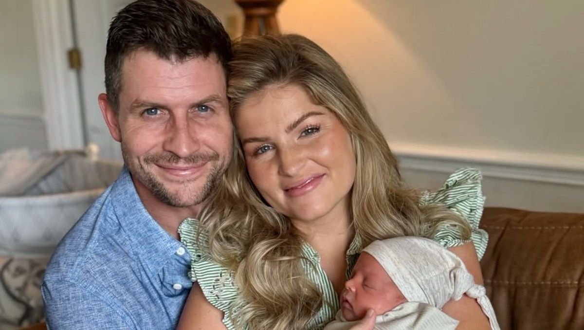 Erin Bates Takes Her 1st Steps Following Sepsis Battle, Baby No. 7