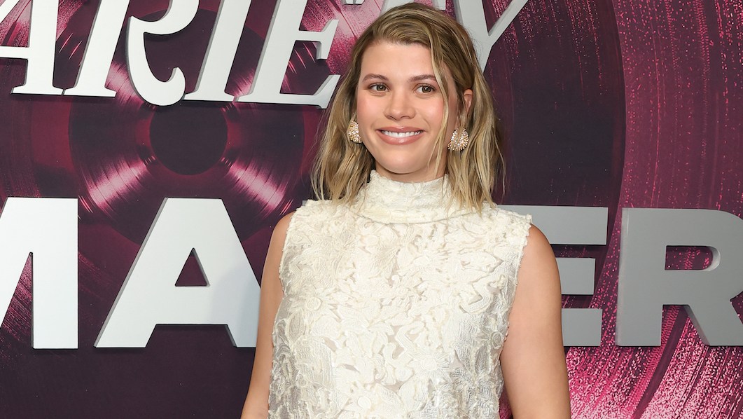 Pregnant Sofia Richie Drapes Her Baby Bump in Schiaparelli for Red Carpet