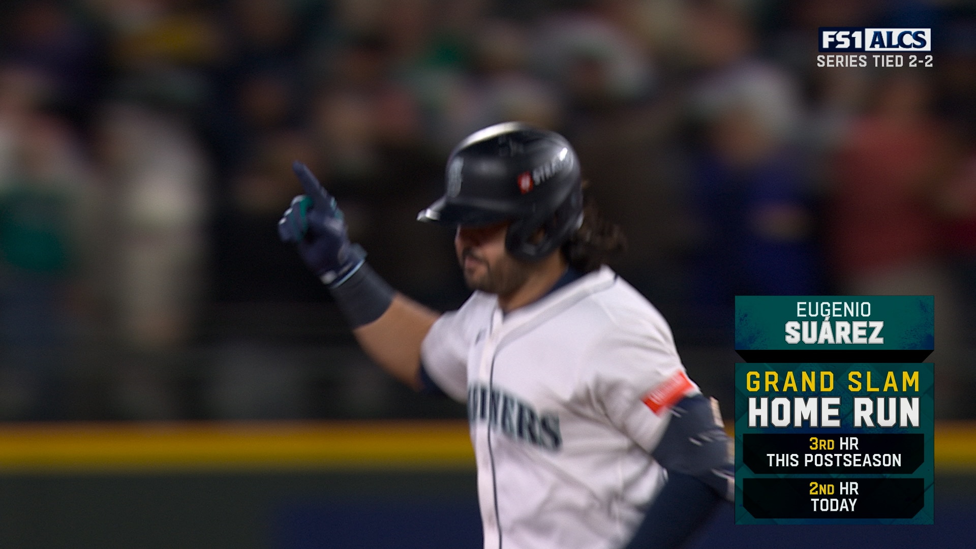 Eugenio Suárez hits grand slam to give Mariners lead over Blue Jays