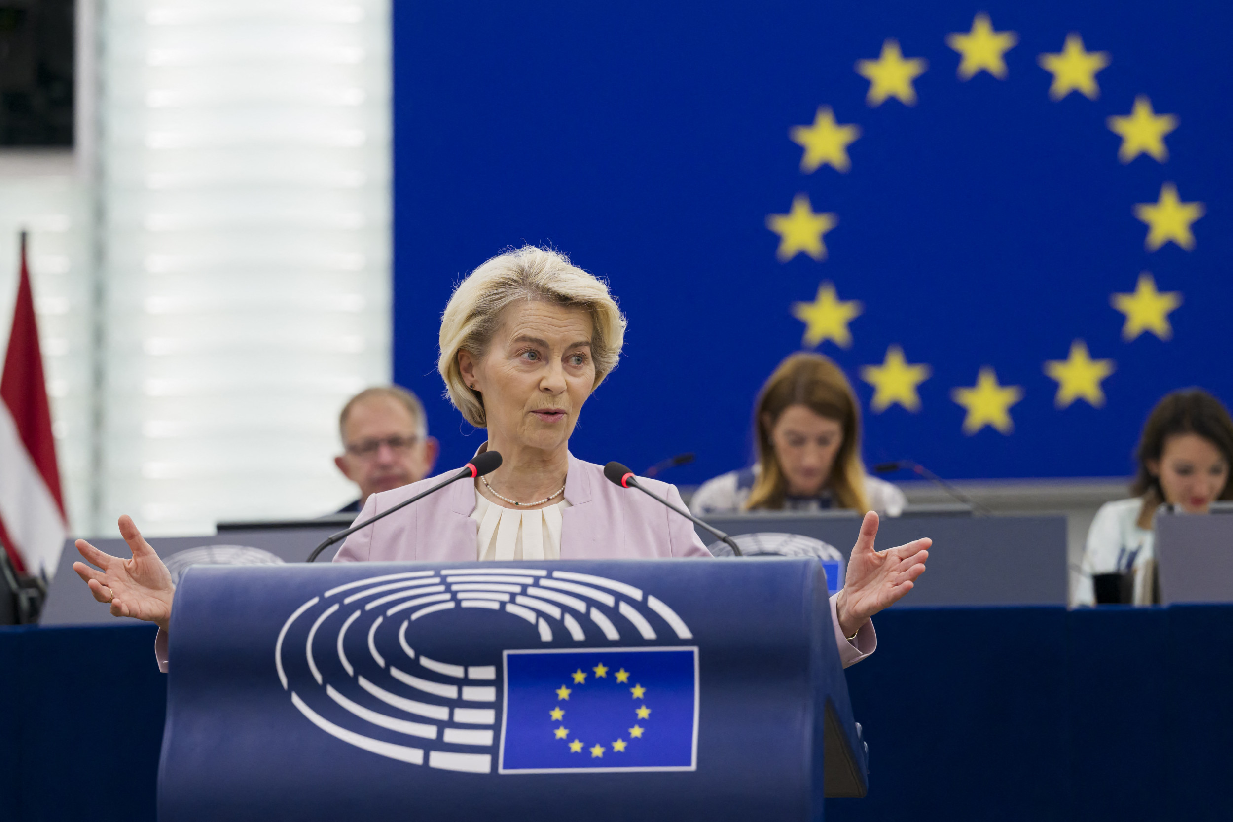 European leaders respond to Donald Trump's tariff announcement