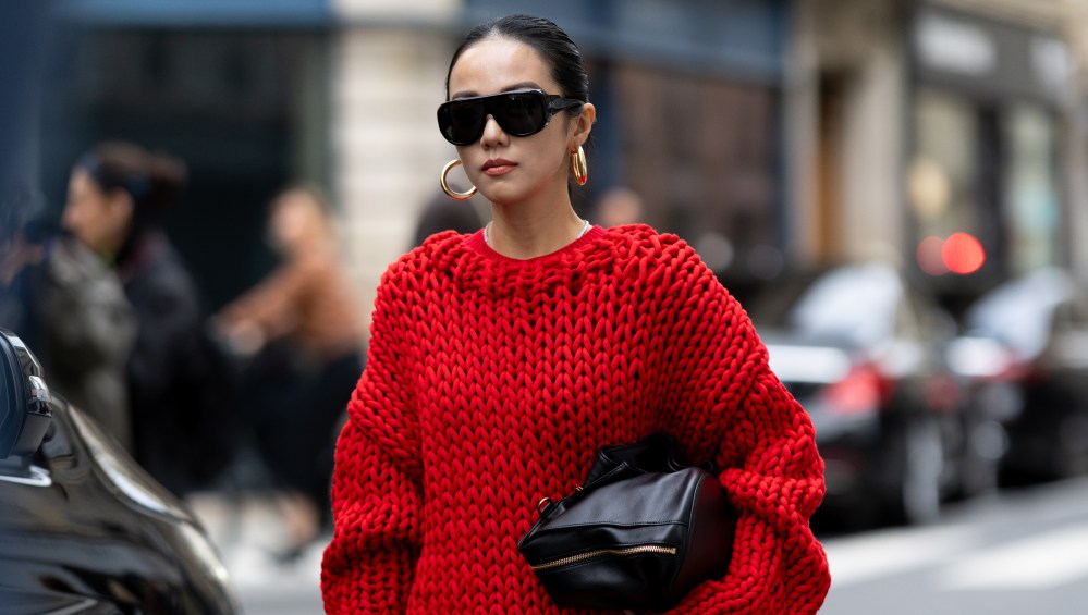 15 Soft-As-A-Blanket Minimalist Knit Pieces That Whisper ‘Designer’