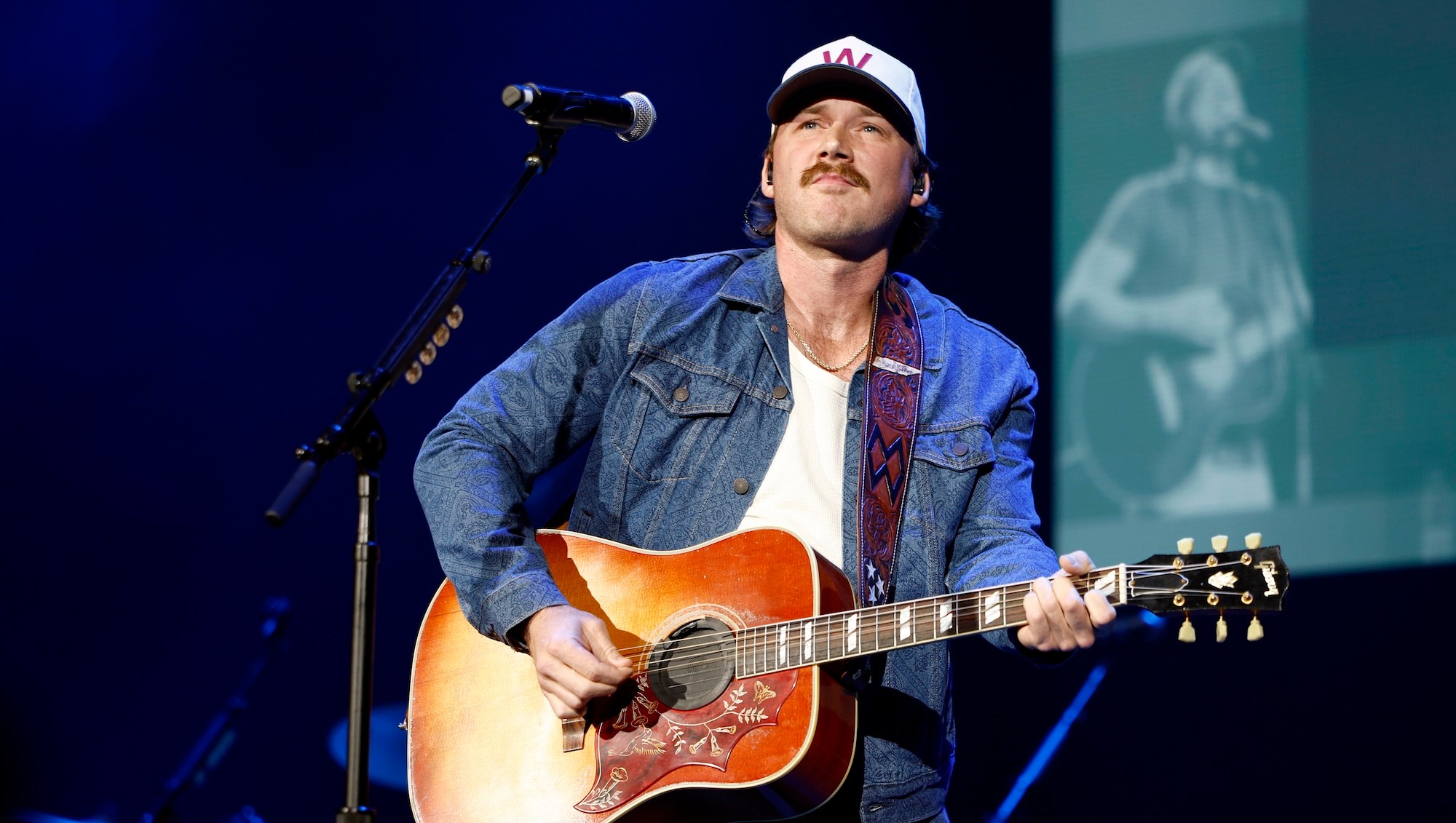 Morgan Wallen Overturns Piano Amid Technical Difficulties During Live Show