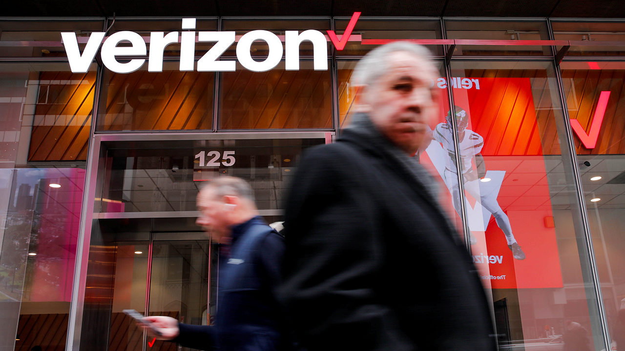 Verizon to cut up to 15K jobs as it seeks to cut costs under new CEO
