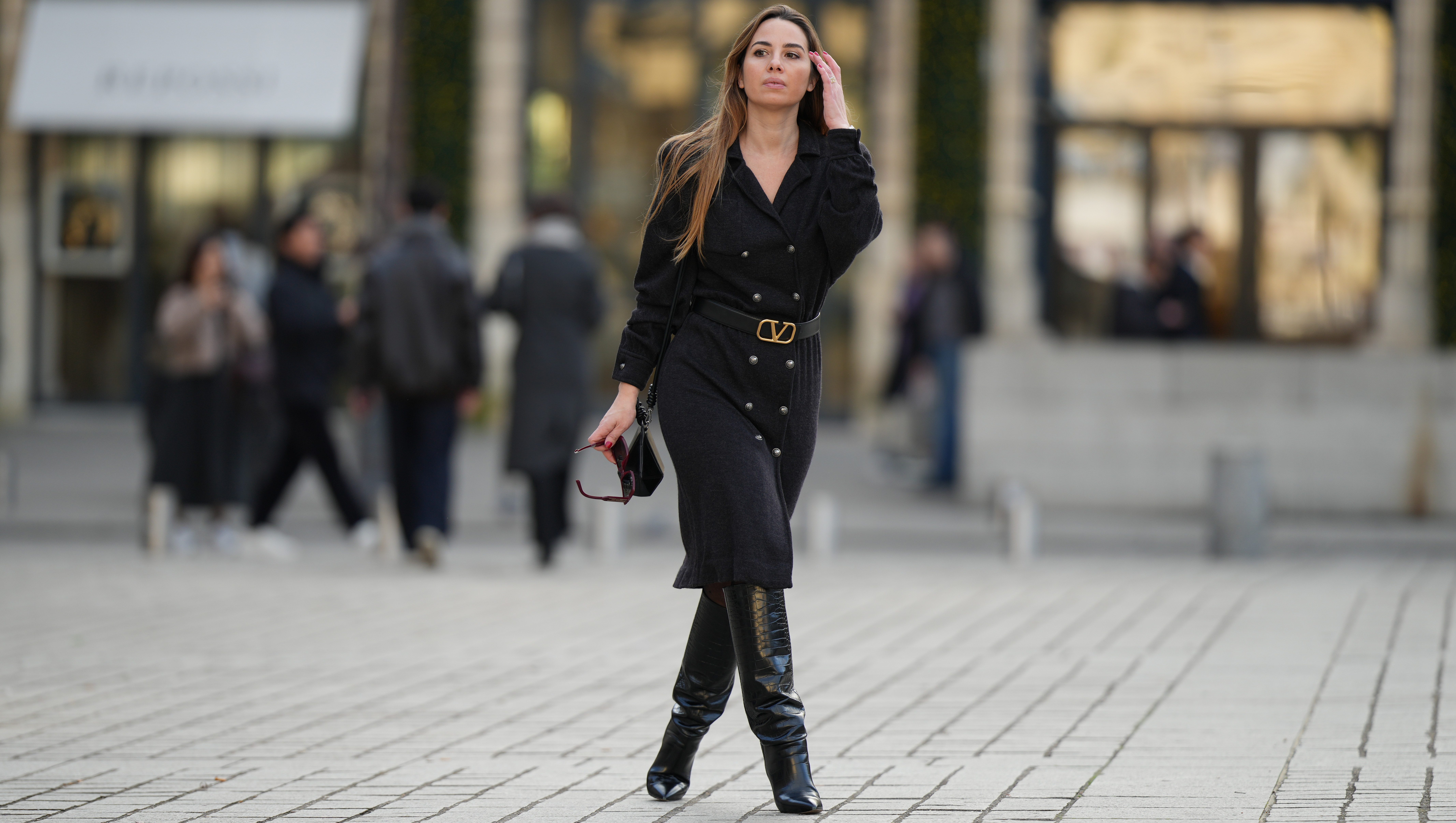 17 Knee-High Boots That Secretly Lengthen the Legs