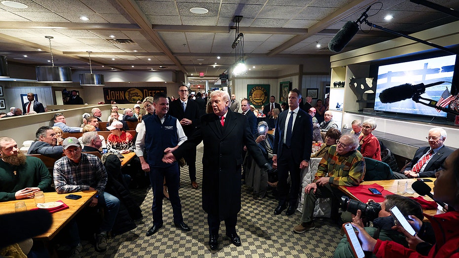 Iowa man stops Trump at restaurant with unexpected request before speech