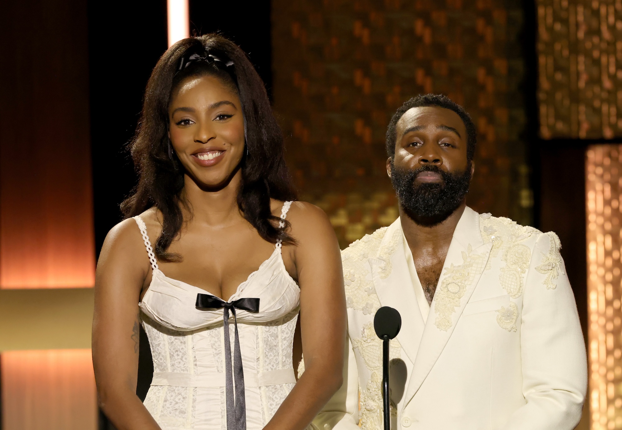 Ariana Grande Praised for Supporting Jessica Williams in Awkward Interview