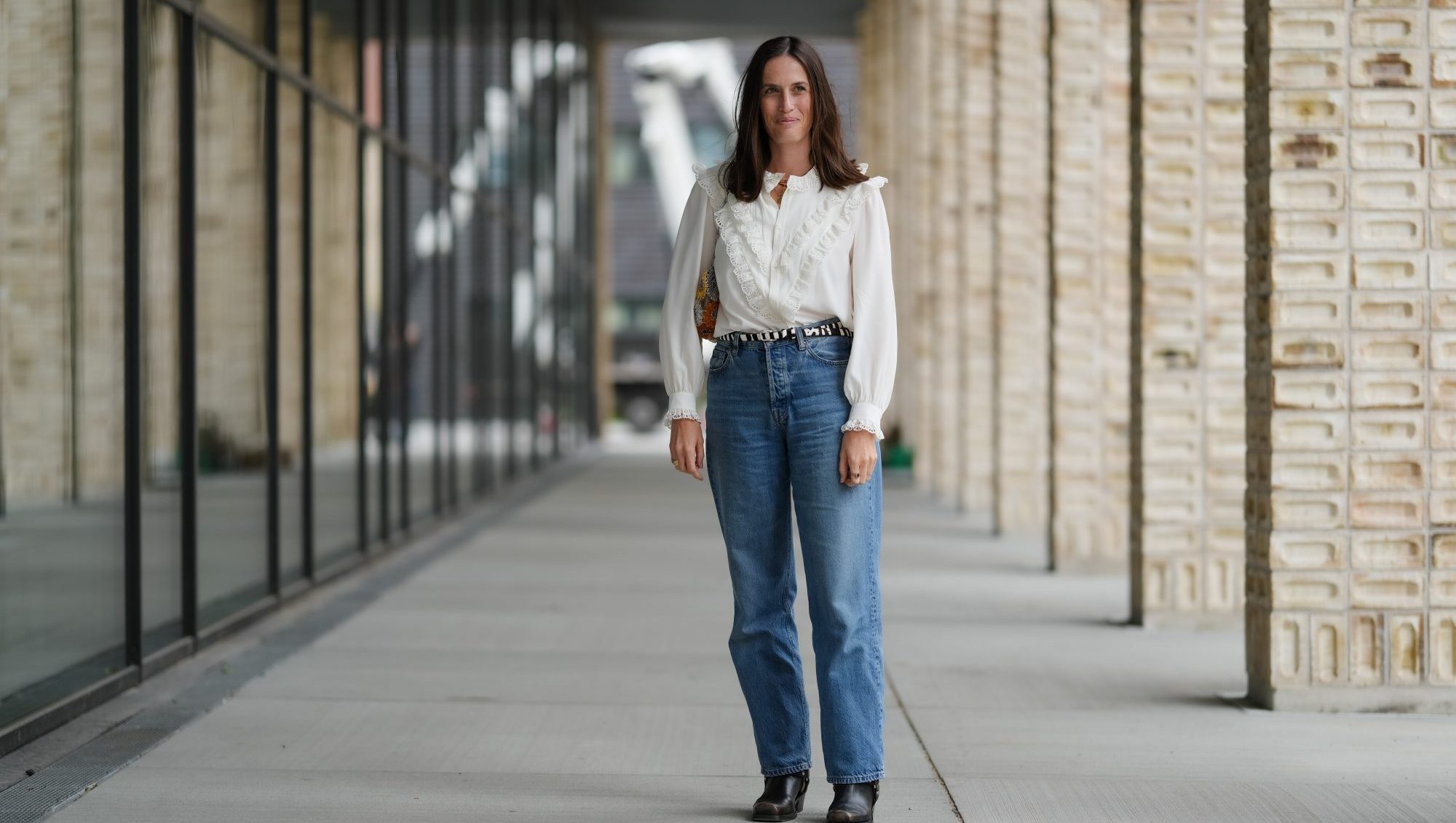 Forget Tight Shirts — These 19 Rich-Looking, Loose Fall Blouses Are Way More Flattering