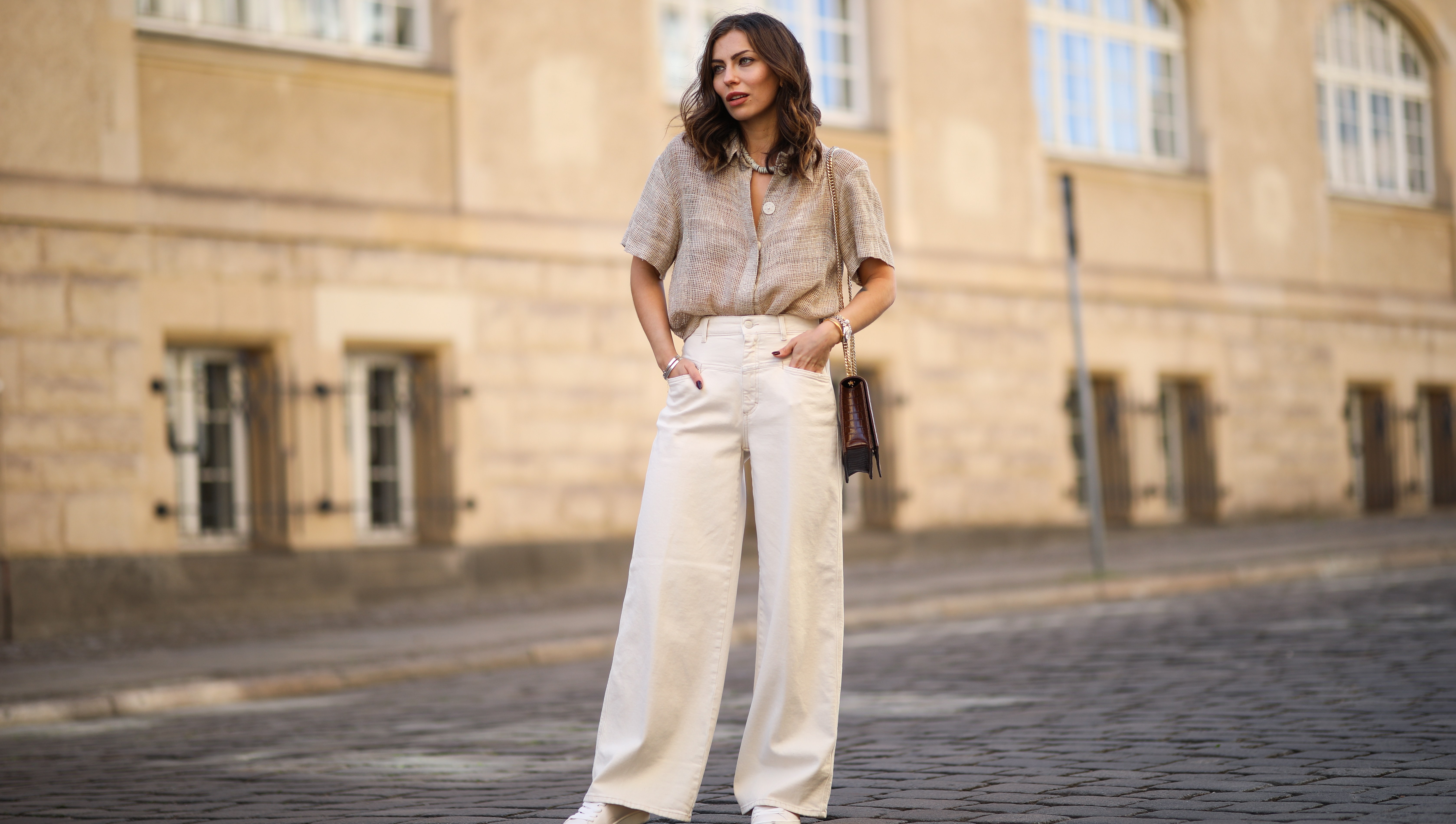 17 Flowy, Hamptons-Looking Summer Blouses That Hide a Belly Pooch