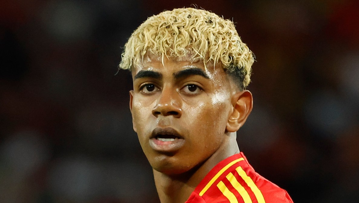 Barcelona Soccer Star Under Fire for Hiring Little People as Entertainment