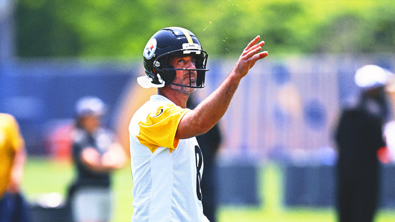 Aaron Rodgers Hates His New Steelers Helmet: 'It Looks Like a Damn Spaceship'